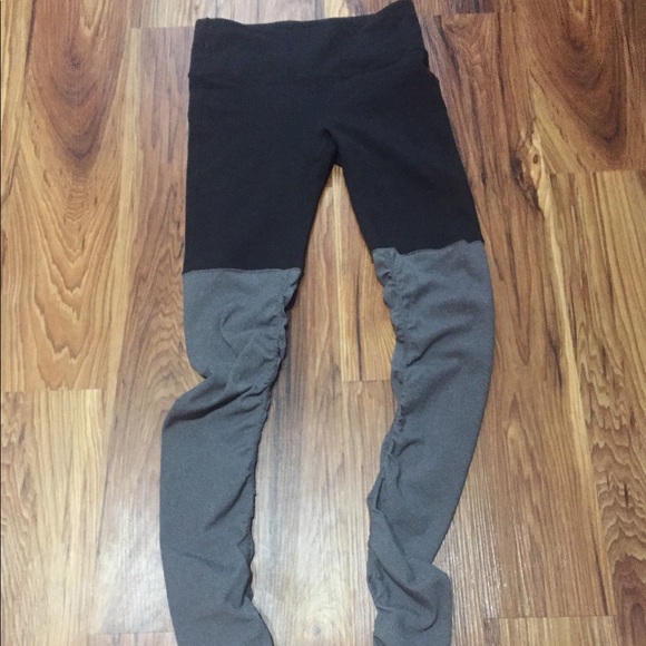 ALO Yoga Pants - Alo Goddess Legging